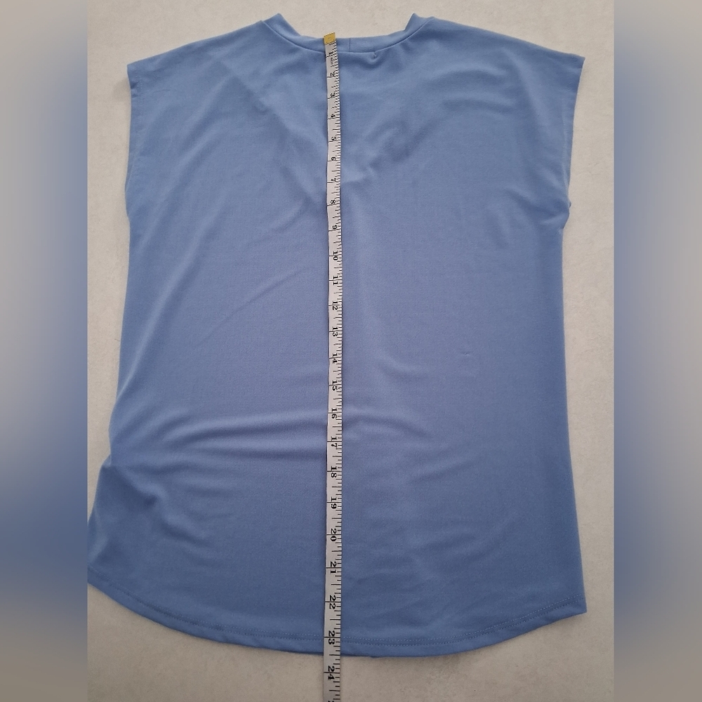 NWT Green Envelope LA/ Light Blue V-Neck Top/ Blouse/ Size US S - Picture 10 of 11
